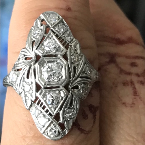 Platinum Art Deco diamond ring. 80 ct diamonds - Picture 1 of 3